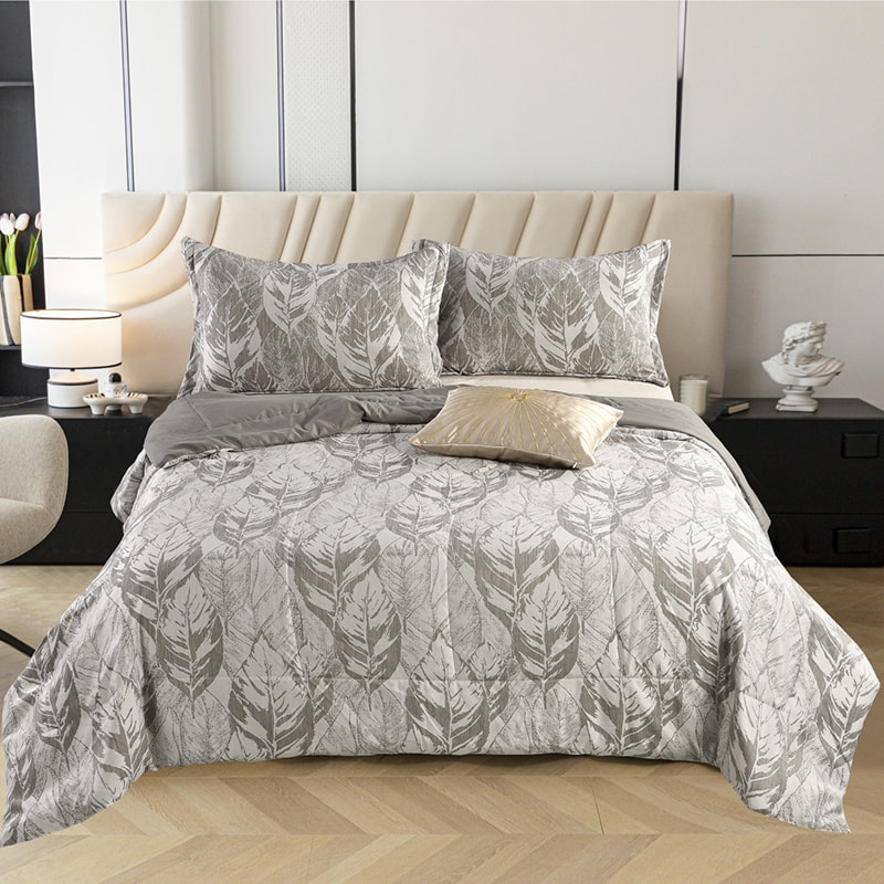 Polyester Soft Comforter Set