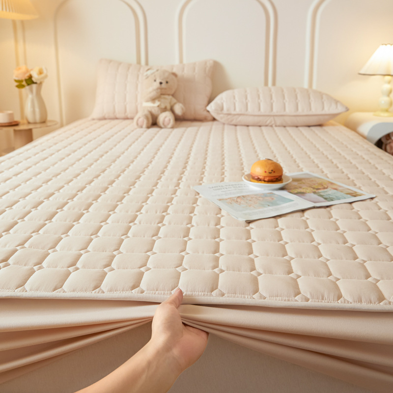 Washed Brushed Quilted Waterproof Fitted Sheet – Soft, Breathable & 360° Mattress Protection with Square Stitch Design