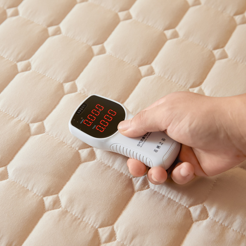 Washed Brushed Quilted Waterproof Fitted Sheet – Soft, Breathable & 360° Mattress Protection with Square Stitch Design