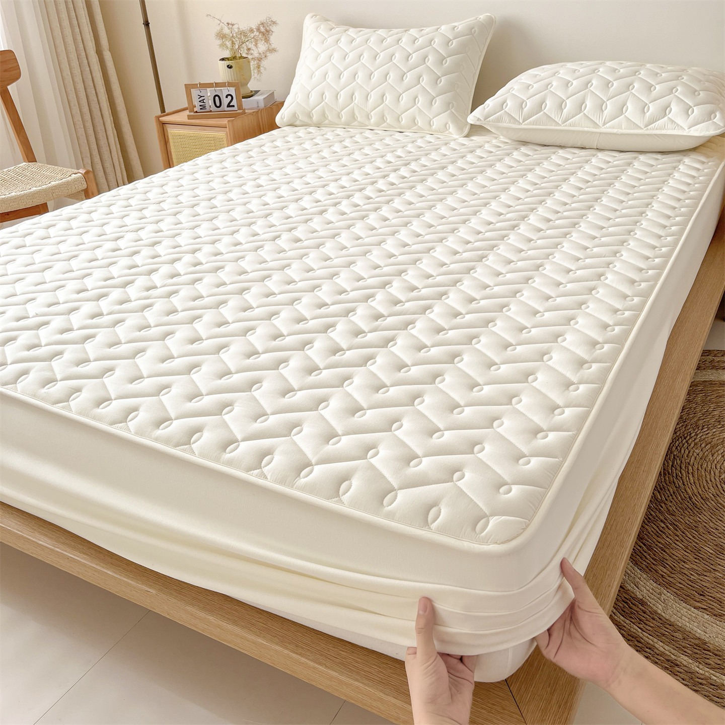 Washed Brushed Quilted Waterproof Fitted Sheet with Rippled Design – Soft, Breathable & 360° Mattress Protection