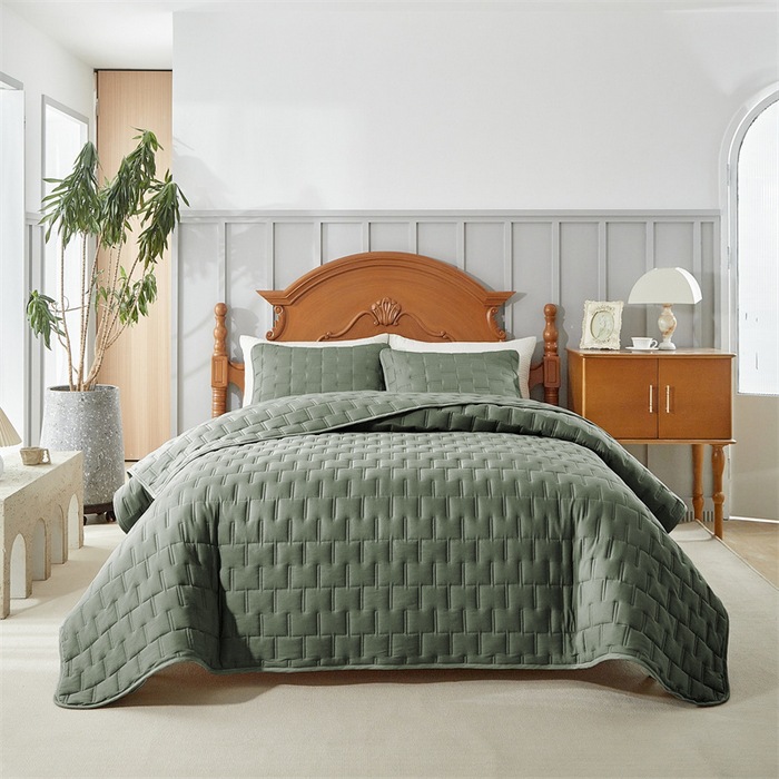 Microfiber Quilted Bedspread Set with Mountain Stitch Design – Soft, Breathable & Easy-Care 3-Piece Bedding Set