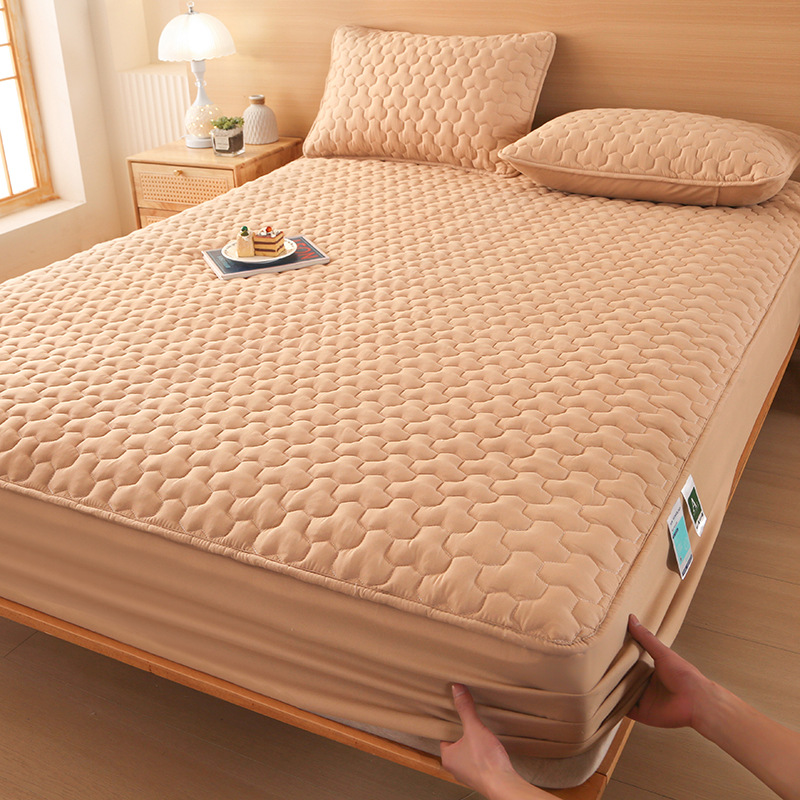 Washed Brushed Quilted Waterproof Fitted Sheet with Triangular Diamond Design – Soft, Breathable & 360° Mattress Protection