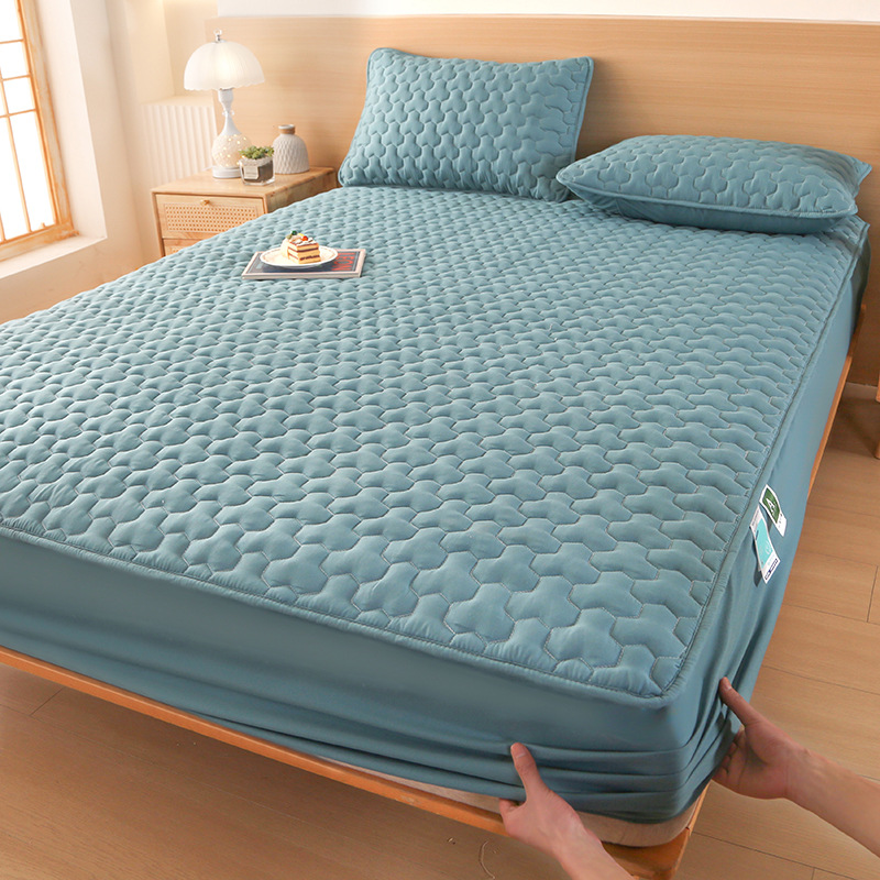 Washed Brushed Quilted Waterproof Fitted Sheet with Triangular Diamond Design – Soft, Breathable & 360° Mattress Protection