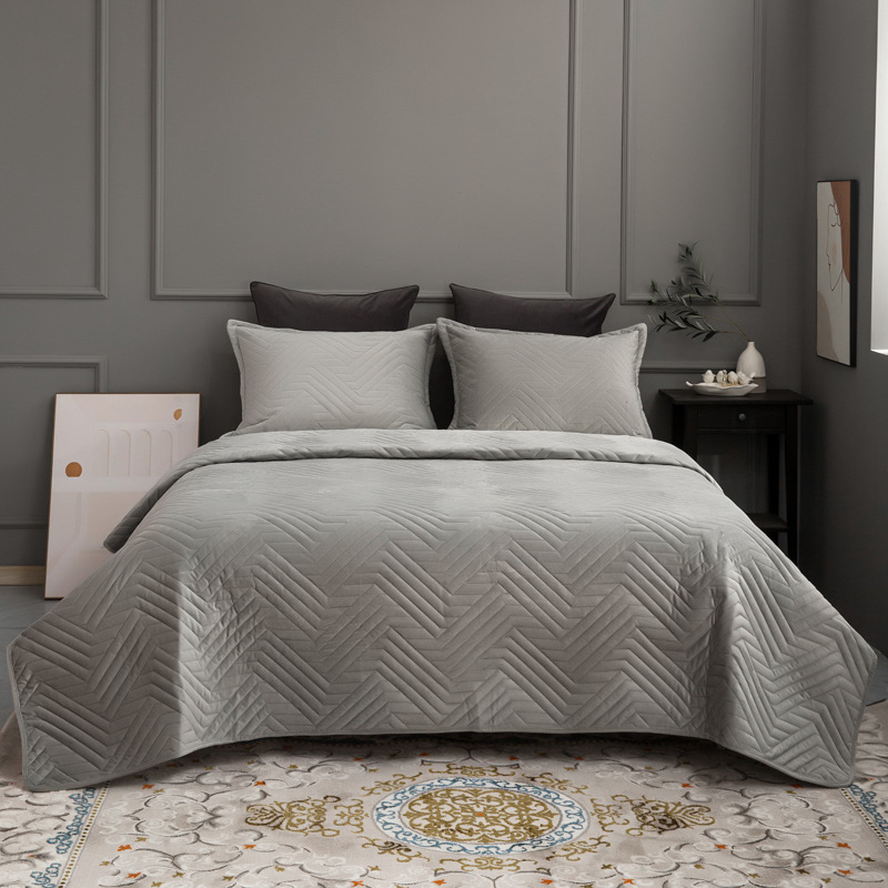 Crystal Velvet Quilted Bedspread Set with Geometric Wave Ultrasonic Design – Soft, Breathable & Easy-Care 3-Piece Bedding Set