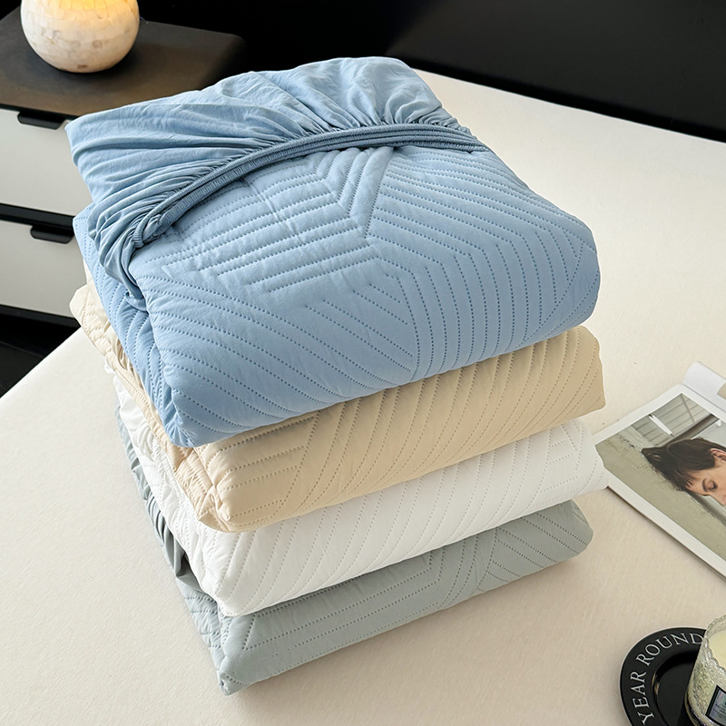 Washed Brushed Quilted Waterproof Fitted Sheet with Star Pattern – Soft, Breathable & 360° Mattress Protection