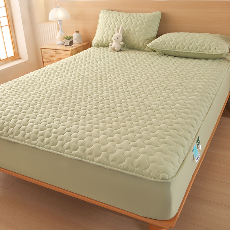 Washed Brushed Quilted Waterproof Fitted Sheet with Triangular Diamond Design – Soft, Breathable & 360° Mattress Protection