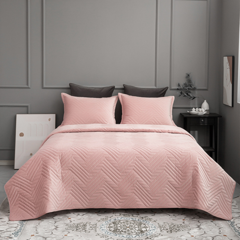 Crystal Velvet Quilted Bedspread Set with Geometric Wave Ultrasonic Design – Soft, Breathable & Easy-Care 3-Piece Bedding Set
