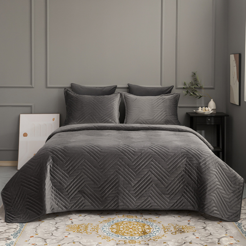 Crystal Velvet Quilted Bedspread Set with Geometric Wave Ultrasonic Design – Soft, Breathable & Easy-Care 3-Piece Bedding Set