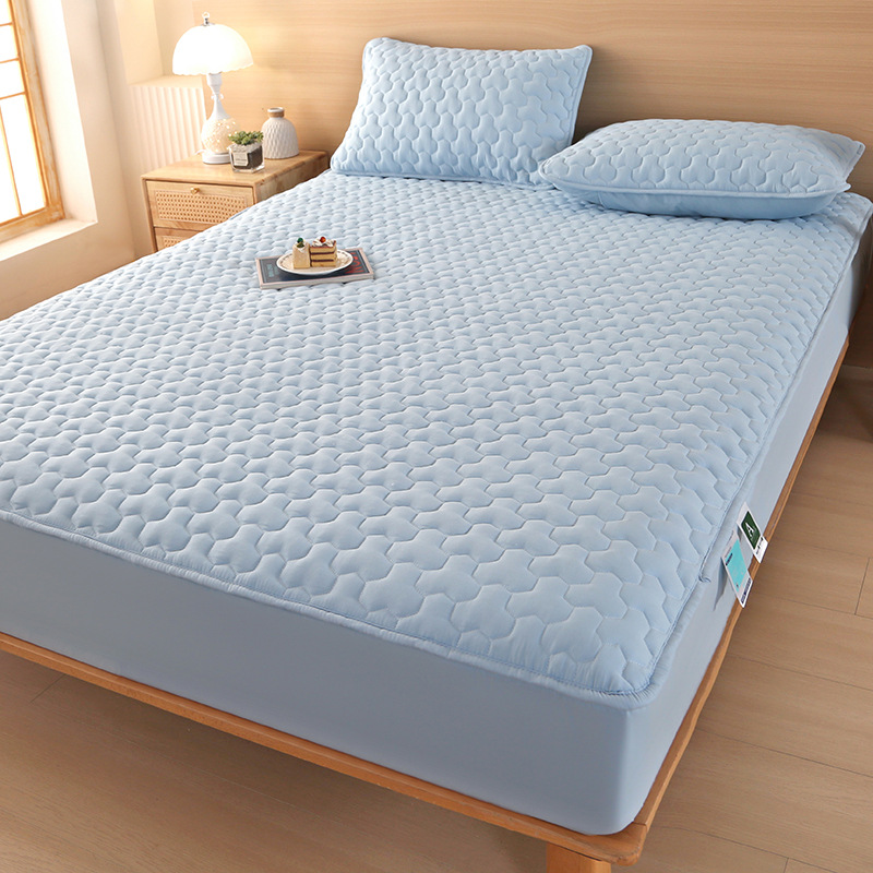 Washed Brushed Quilted Waterproof Fitted Sheet with Triangular Diamond Design – Soft, Breathable & 360° Mattress Protection