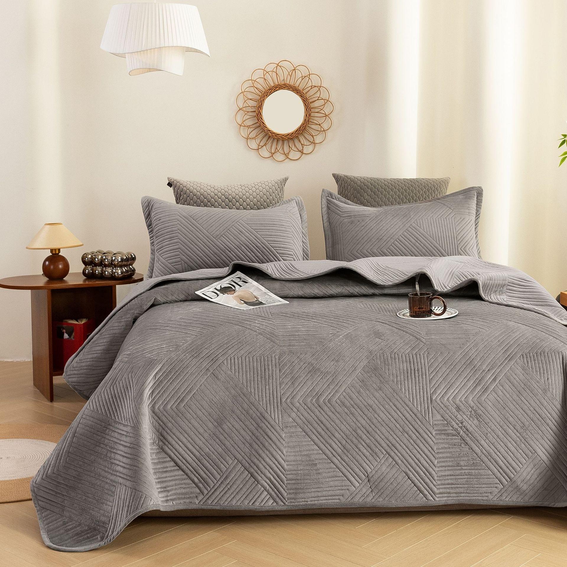 Crystal Velvet Quilted Bedspread Set with Interwoven Diamond Ultrasonic Design – Soft, Breathable & Easy-Care 3-Piece Bedding Set