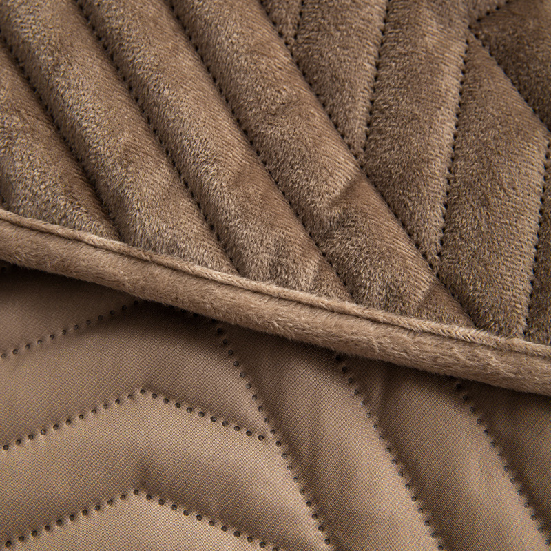 Crystal Velvet Quilted Bedspread Set with Geometric Wave Ultrasonic Design – Soft, Breathable & Easy-Care 3-Piece Bedding Set