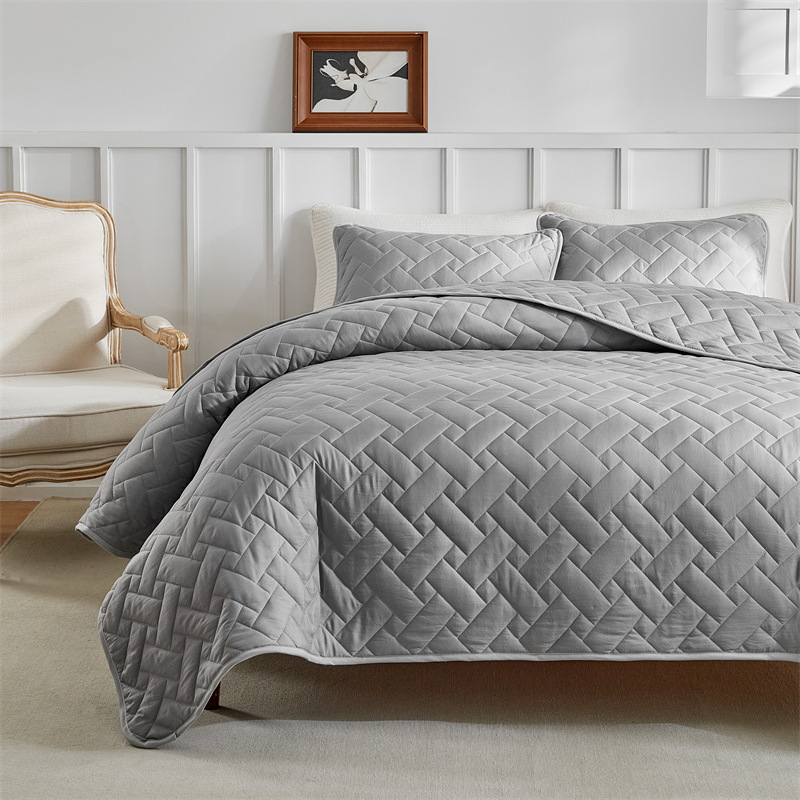 Microfiber Quilted Bedspread Set with Rectangular Stitch Design – Soft, Breathable & Easy-Care 3-Piece Bedding Set