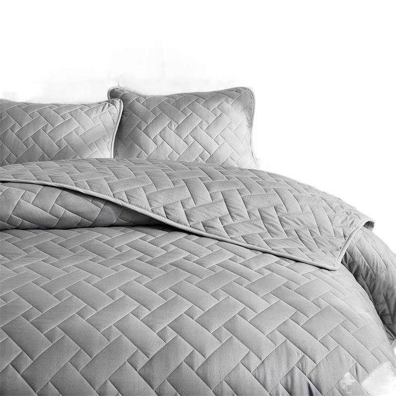 Microfiber Quilted Bedspread Set with Rectangular Stitch Design – Soft, Breathable & Easy-Care 3-Piece Bedding Set