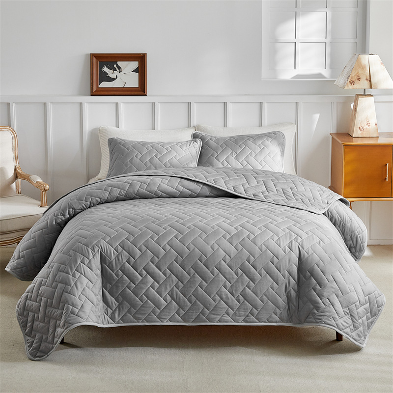 Microfiber Quilted Bedspread Set with Rectangular Stitch Design – Soft, Breathable & Easy-Care 3-Piece Bedding Set