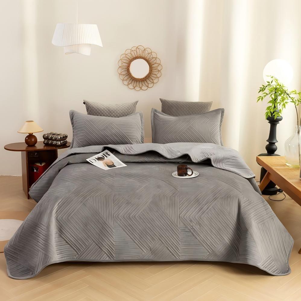 Crystal Velvet Quilted Bedspread Set with Interwoven Diamond Ultrasonic Design – Soft, Breathable & Easy-Care 3-Piece Bedding Set