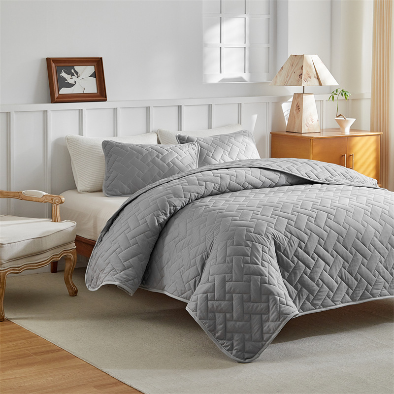 Microfiber Quilted Bedspread Set with Rectangular Stitch Design – Soft, Breathable & Easy-Care 3-Piece Bedding Set