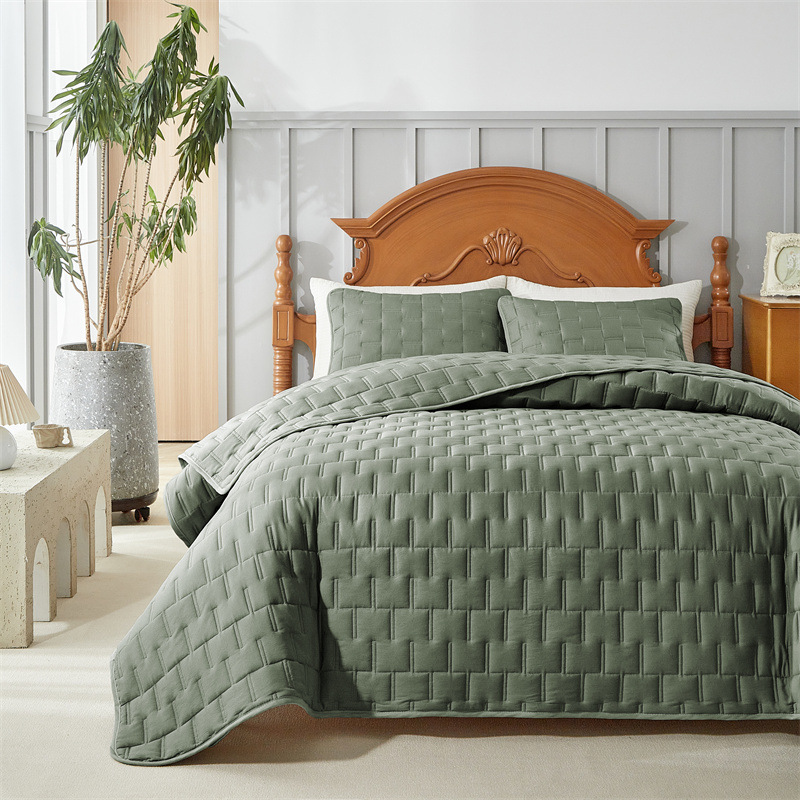 Microfiber Quilted Bedspread Set with Mountain Stitch Design – Soft, Breathable & Easy-Care 3-Piece Bedding Set