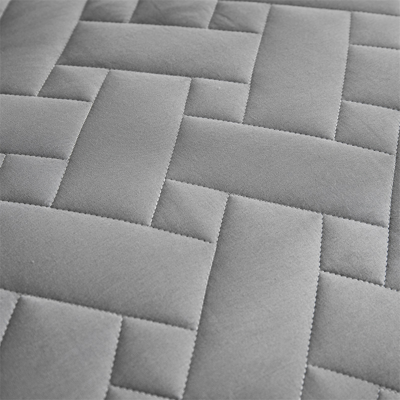 Microfiber Quilted Bedspread Set with Rectangular Stitch Design – Soft, Breathable & Easy-Care 3-Piece Bedding Set