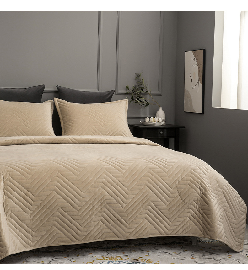 Crystal Velvet Quilted Bedspread Set with Geometric Wave Ultrasonic Design – Soft, Breathable & Easy-Care 3-Piece Bedding Set