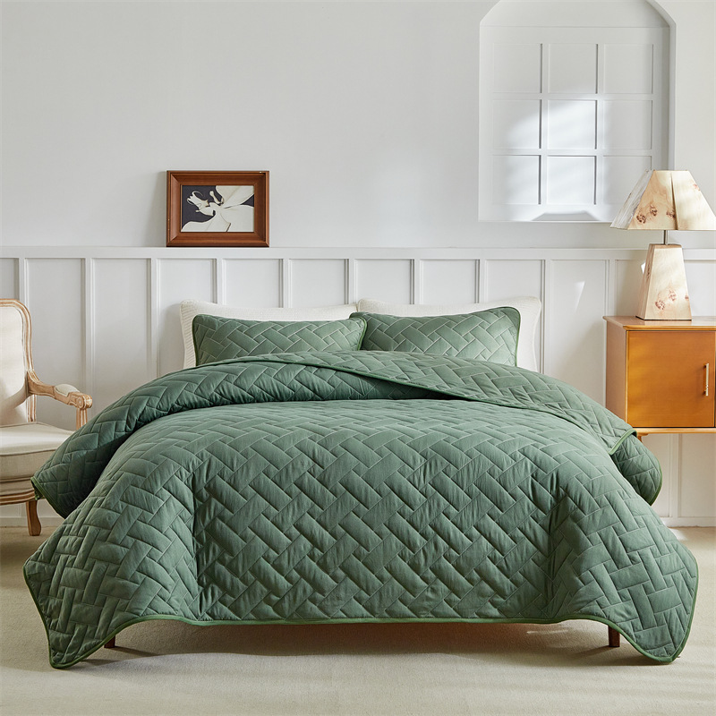 Microfiber Quilted Bedspread Set with Rectangular Stitch Design – Soft, Breathable & Easy-Care 3-Piece Bedding Set