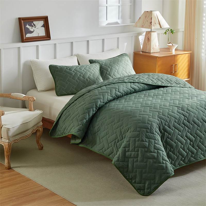 Microfiber Quilted Bedspread Set with Rectangular Stitch Design – Soft, Breathable & Easy-Care 3-Piece Bedding Set