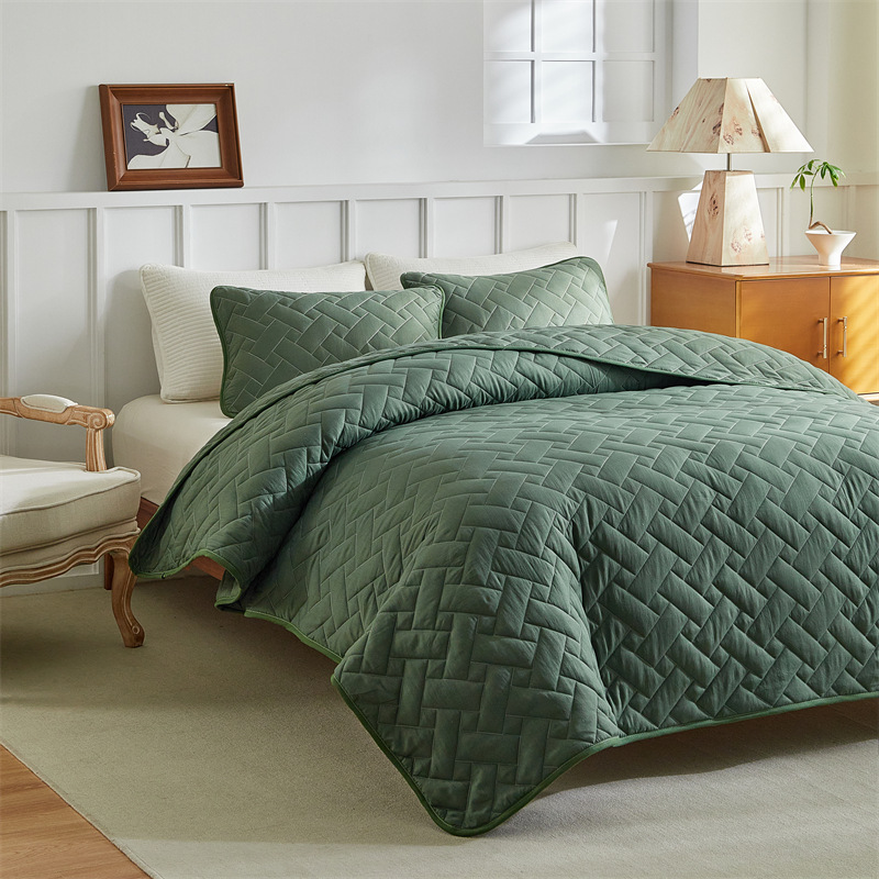 Microfiber Quilted Bedspread Set with Rectangular Stitch Design – Soft, Breathable & Easy-Care 3-Piece Bedding Set