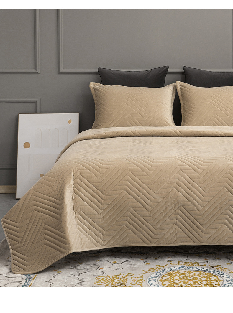 Crystal Velvet Quilted Bedspread Set with Geometric Wave Ultrasonic Design – Soft, Breathable & Easy-Care 3-Piece Bedding Set