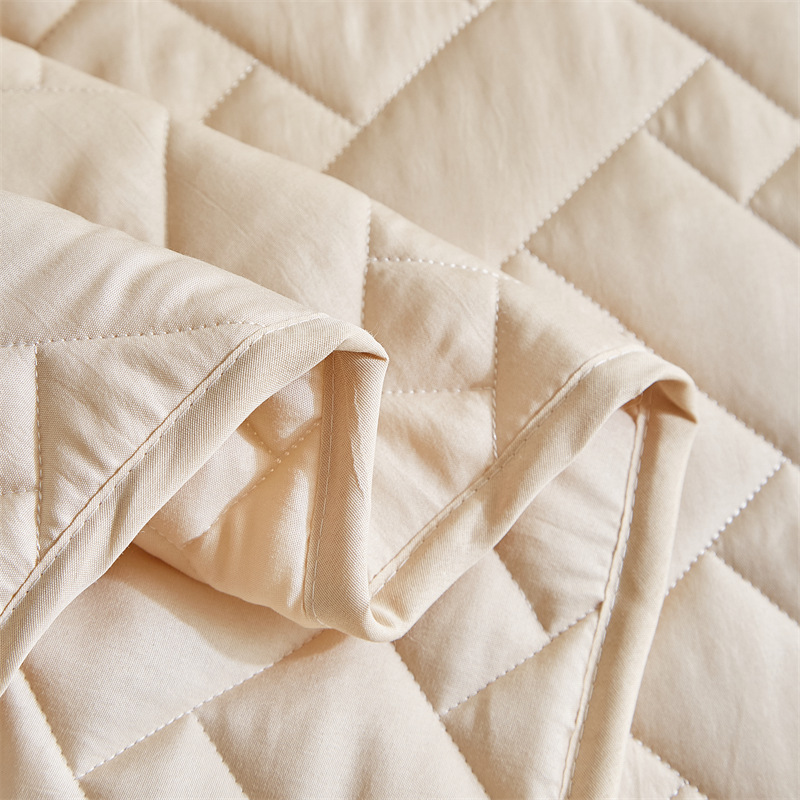 Microfiber Quilted Bedspread Set with Rectangular Stitch Design – Soft, Breathable & Easy-Care 3-Piece Bedding Set