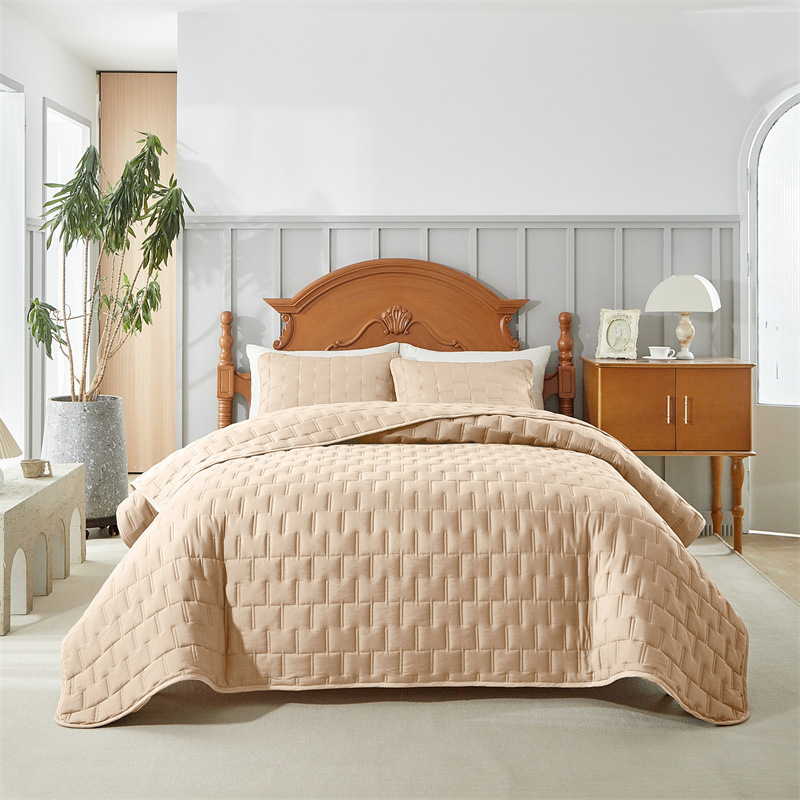 Microfiber Quilted Bedspread Set with Mountain Stitch Design – Soft, Breathable & Easy-Care 3-Piece Bedding Set