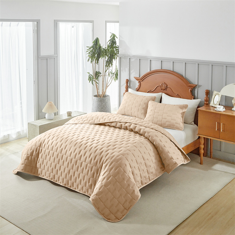 Microfiber Quilted Bedspread Set with Mountain Stitch Design – Soft, Breathable & Easy-Care 3-Piece Bedding Set