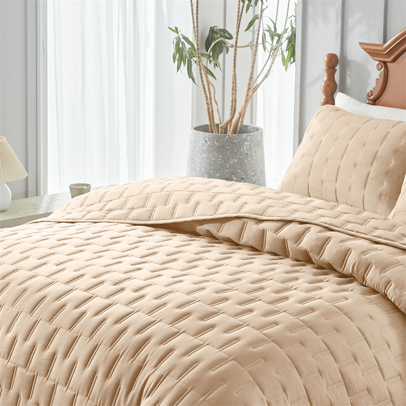 Microfiber Quilted Bedspread Set with Mountain Stitch Design – Soft, Breathable & Easy-Care 3-Piece Bedding Set