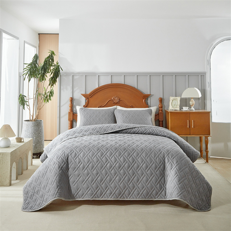Microfiber Quilted Bedspread Set with Diagonal Grid Stitch – Soft, Breathable & Easy-Care 3-Piece Bedding Set