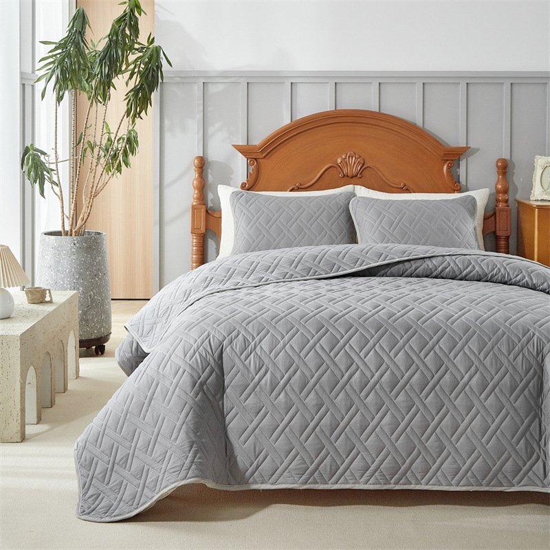 Microfiber Quilted Bedspread Set with Diagonal Grid Stitch – Soft, Breathable & Easy-Care 3-Piece Bedding Set