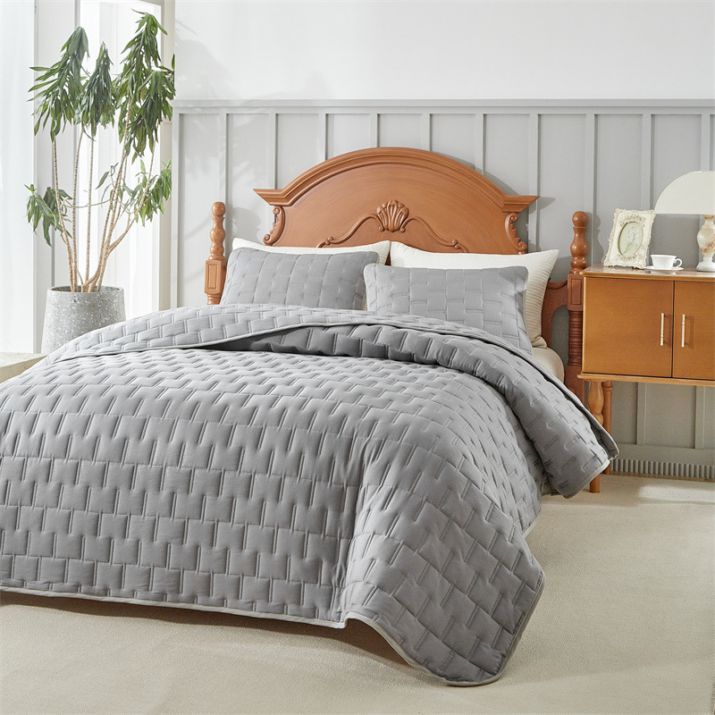 Microfiber Quilted Bedspread Set with Mountain Stitch Design – Soft, Breathable & Easy-Care 3-Piece Bedding Set