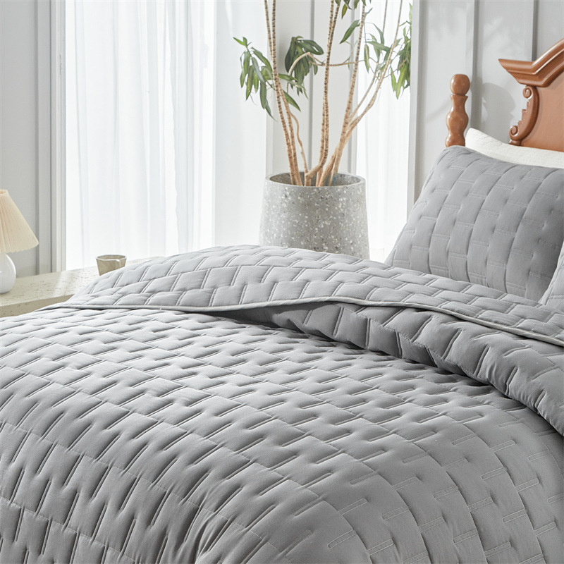 Microfiber Quilted Bedspread Set with Mountain Stitch Design – Soft, Breathable & Easy-Care 3-Piece Bedding Set