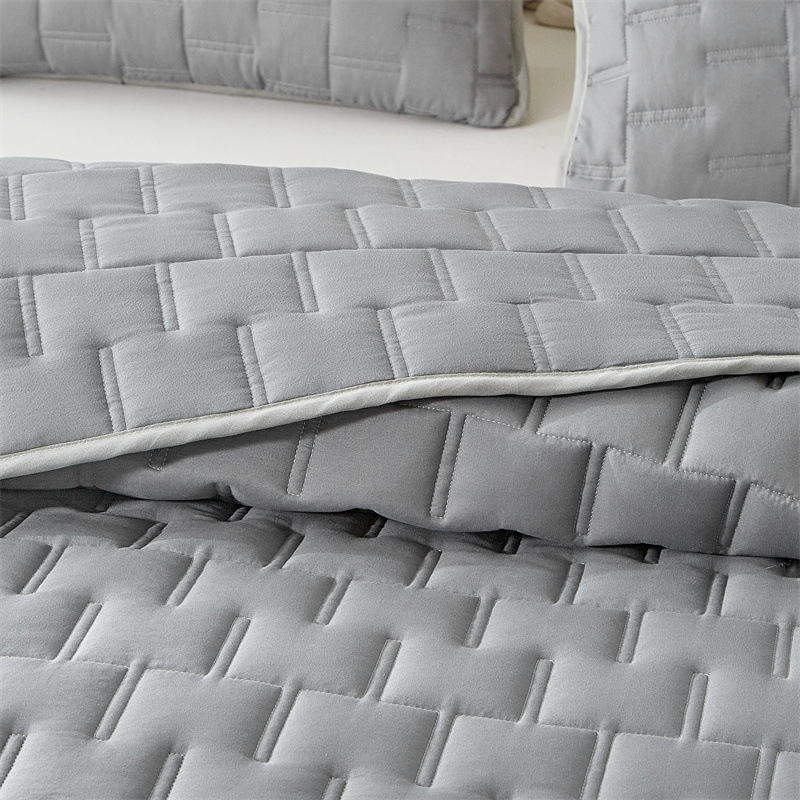 Microfiber Quilted Bedspread Set with Mountain Stitch Design – Soft, Breathable & Easy-Care 3-Piece Bedding Set