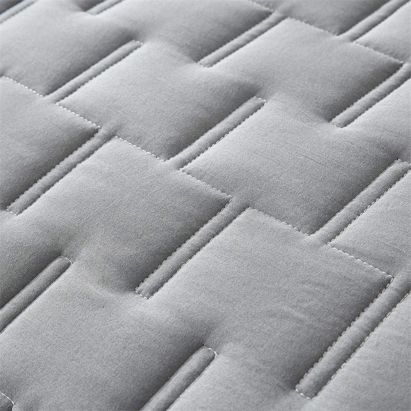 Microfiber Quilted Bedspread Set with Mountain Stitch Design – Soft, Breathable & Easy-Care 3-Piece Bedding Set