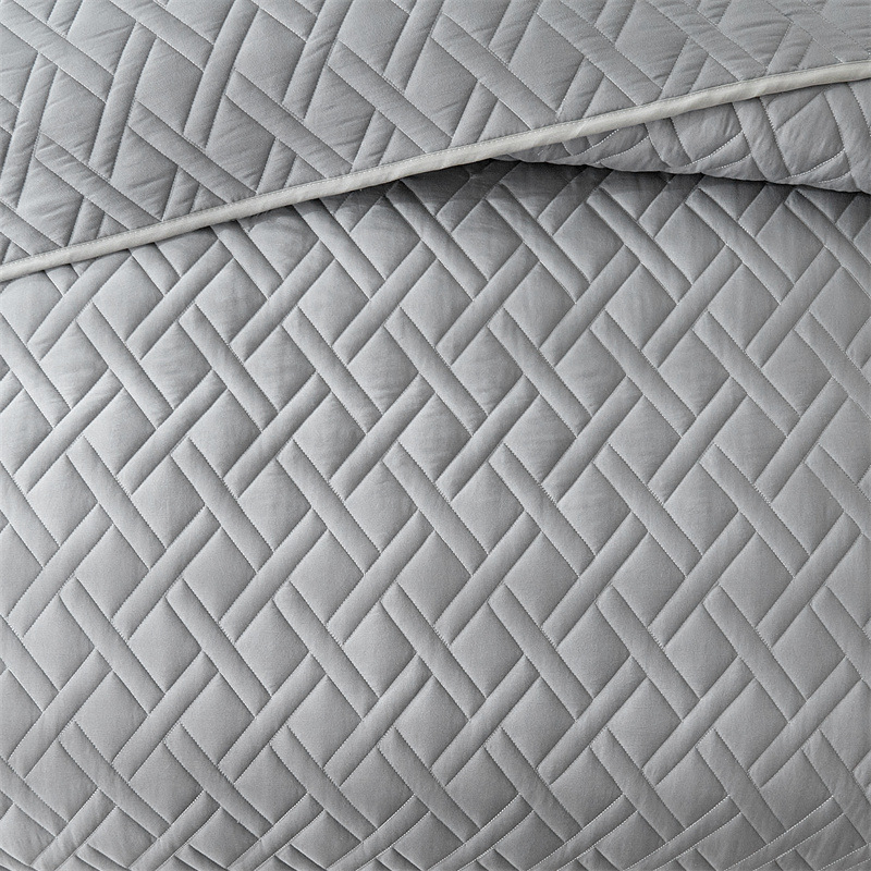Microfiber Quilted Bedspread Set with Diagonal Grid Stitch – Soft, Breathable & Easy-Care 3-Piece Bedding Set