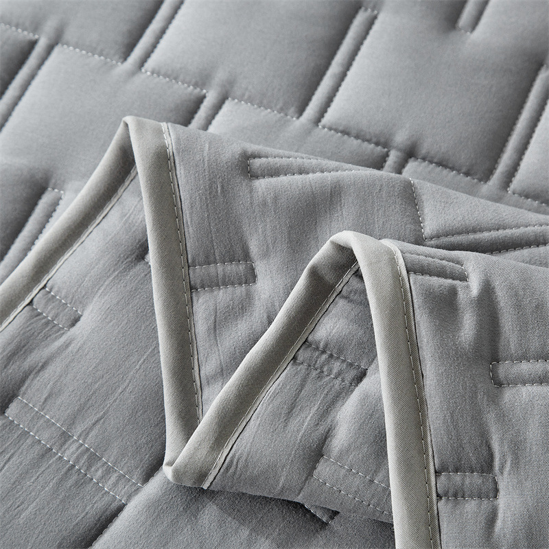 Microfiber Quilted Bedspread Set with Mountain Stitch Design – Soft, Breathable & Easy-Care 3-Piece Bedding Set