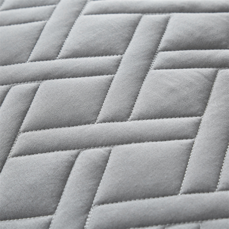 Microfiber Quilted Bedspread Set with Diagonal Grid Stitch – Soft, Breathable & Easy-Care 3-Piece Bedding Set