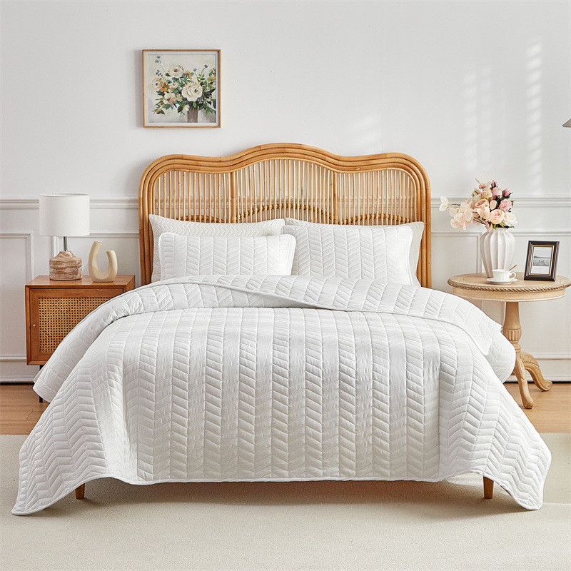 Wheat Ear Quilted Microfiber Bedspread Set – Soft, Classic Geometric Design & Down-Alternative Filling
