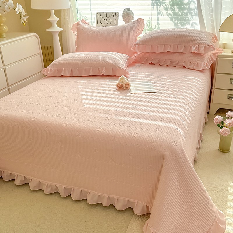Camellia Quilted Bedspread Set – Soft Microfiber, Elegant Floral Stitching & Flanged Edge Design
