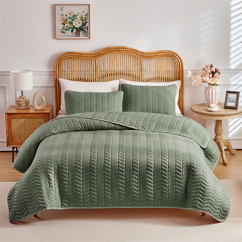 Wheat Ear Quilted Microfiber Bedspread Set – Soft, Classic Geometric Design & Down-Alternative Filling