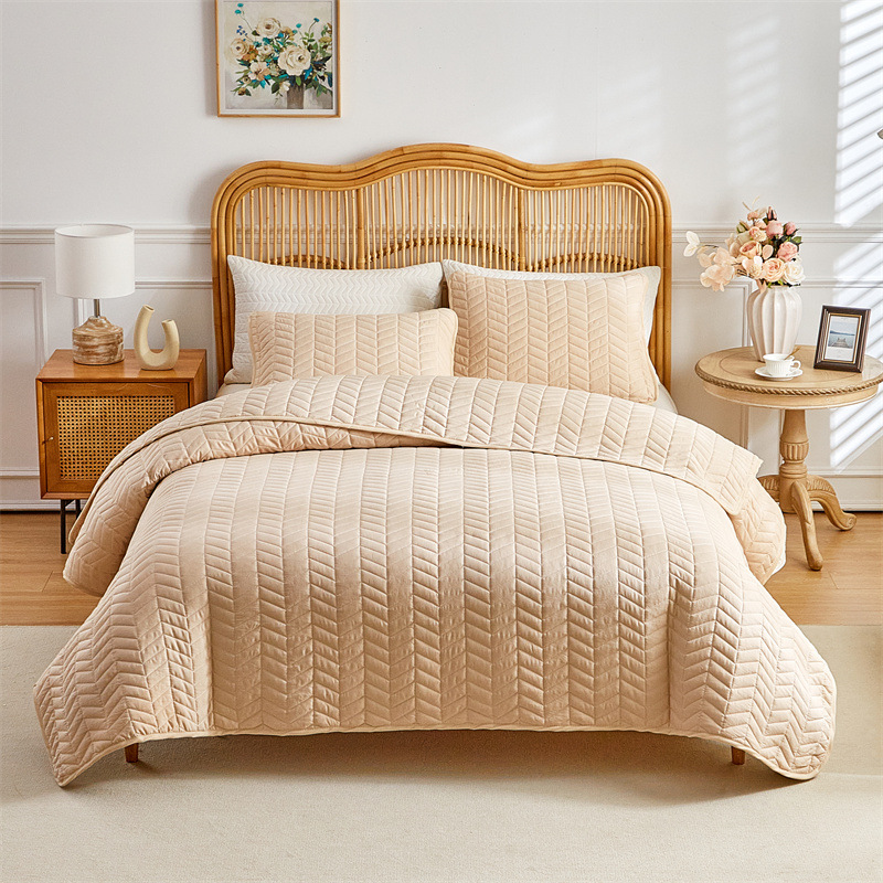 Wheat Ear Quilted Microfiber Bedspread Set – Soft, Classic Geometric Design & Down-Alternative Filling