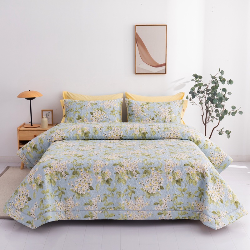 Printed Microfiber Quilted Bedspread Set – Soft, Breathable & Easy-Care 3-Piece Bedspread Set 