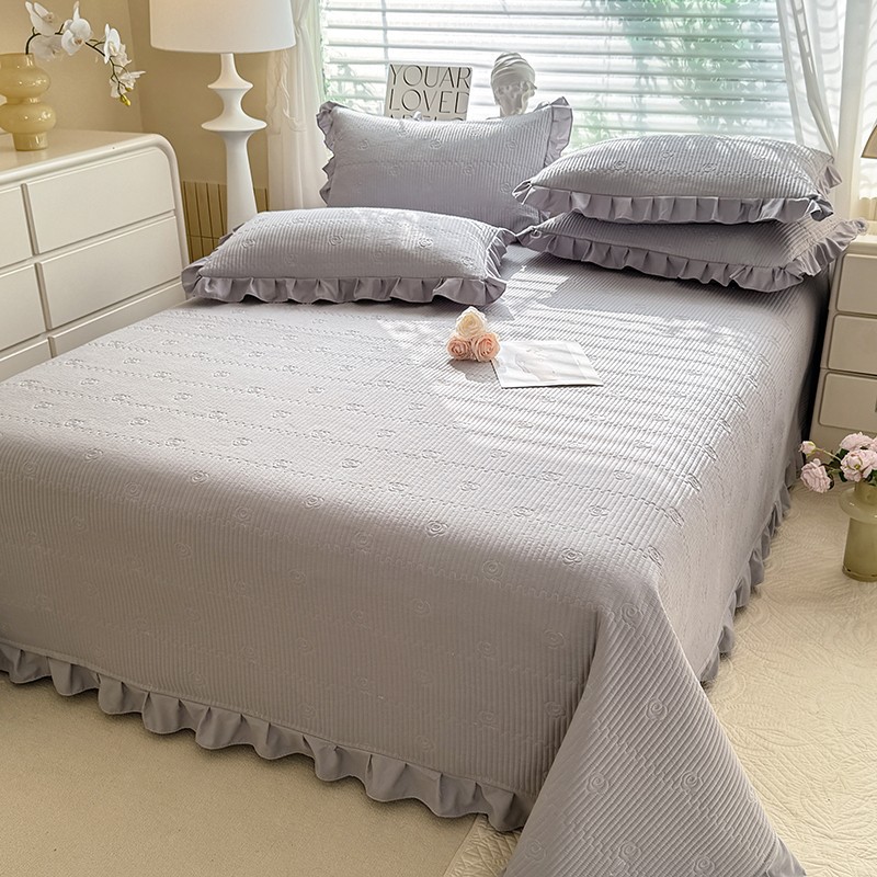 Camellia Quilted Bedspread Set – Soft Microfiber, Elegant Floral Stitching & Flanged Edge Design