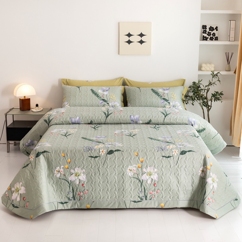 Printed Microfiber Quilted Bedspread Set – Soft, Breathable & Easy-Care 3-Piece Bedspread Set 