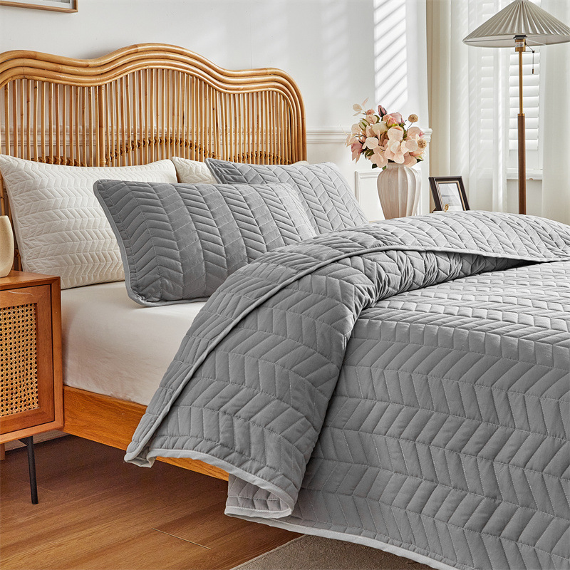 Wheat Ear Quilted Microfiber Bedspread Set – Soft, Classic Geometric Design & Down-Alternative Filling