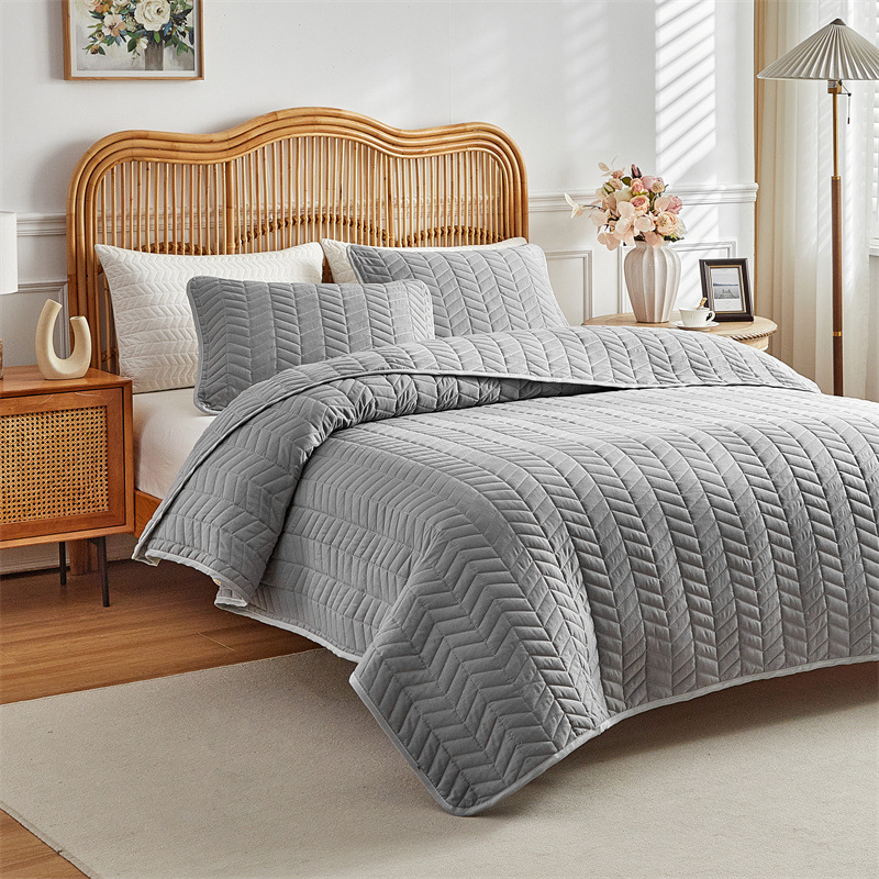 Wheat Ear Quilted Microfiber Bedspread Set – Soft, Classic Geometric Design & Down-Alternative Filling