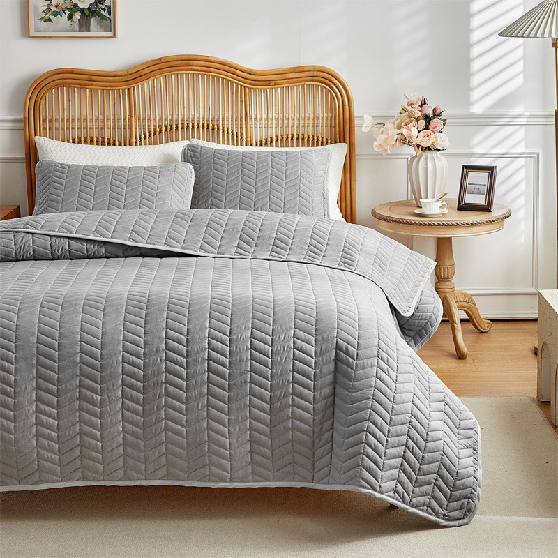 Wheat Ear Quilted Microfiber Bedspread Set – Soft, Classic Geometric Design & Down-Alternative Filling